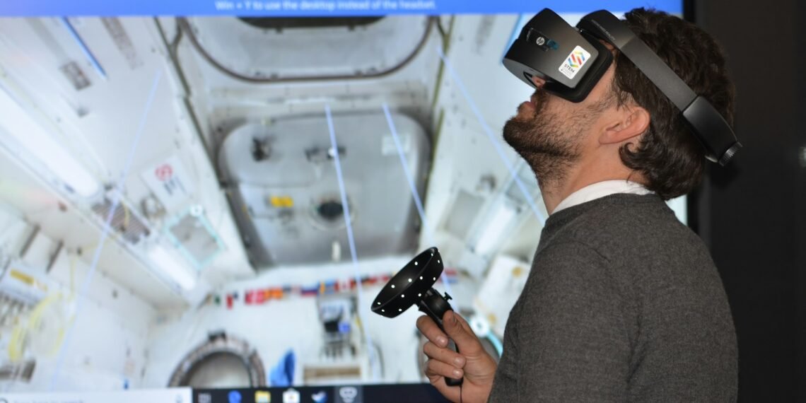 8 Main Advantages of Using AR in Online Shopping.