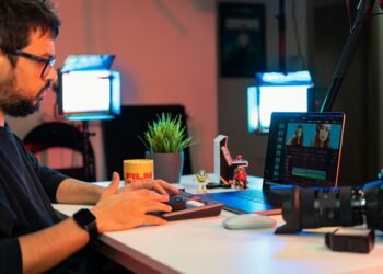 Tools and Technologies for Implementing Social Commerce