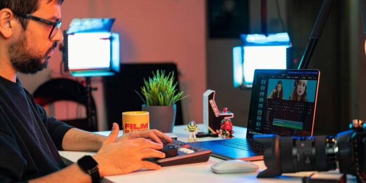 Tools and Technologies for Implementing Social Commerce