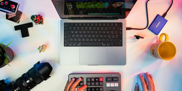 6 Latest Statistics and Data on Social Commerce