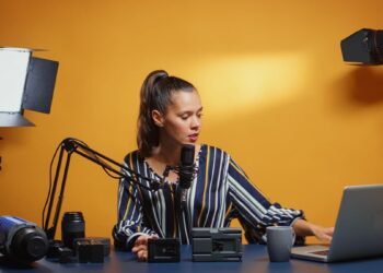 15 Best Cross-Sell Products for Digital Creators (From Real Experience)