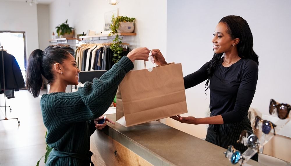 How to Track Repeat Customers? (And Why It’s Crucial for Your Store’s Growth)